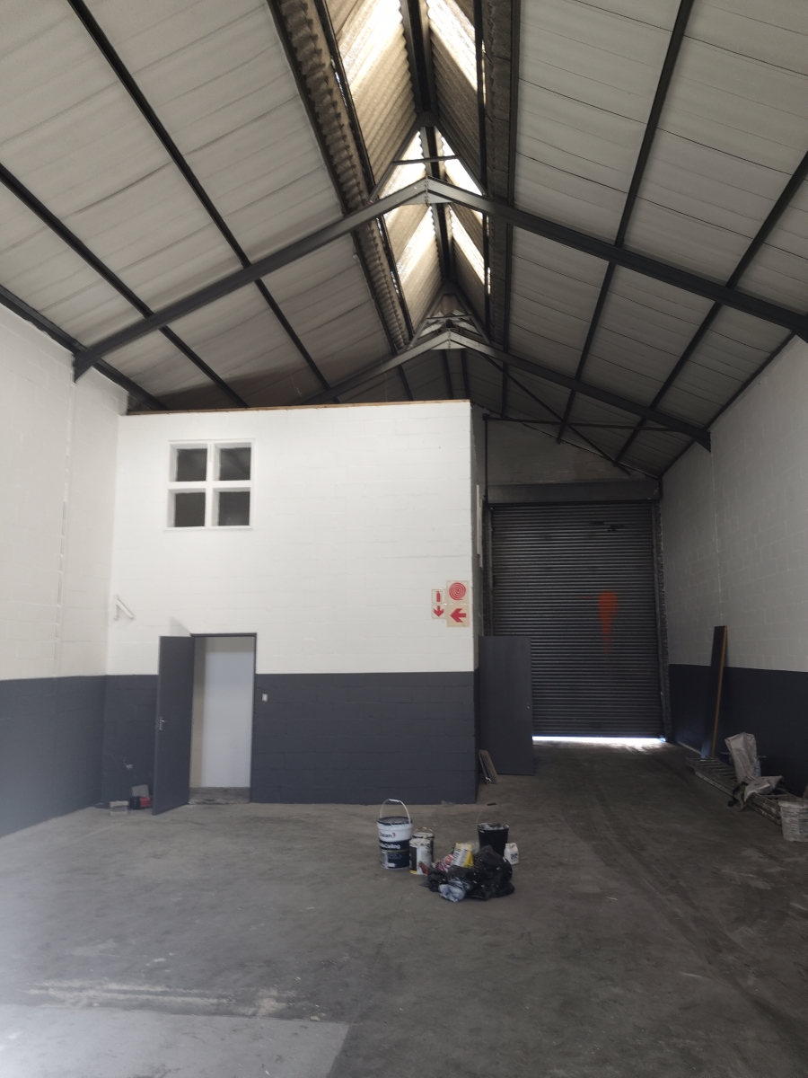 To Let Commercial Property for Rent in Okavango Park Western Cape